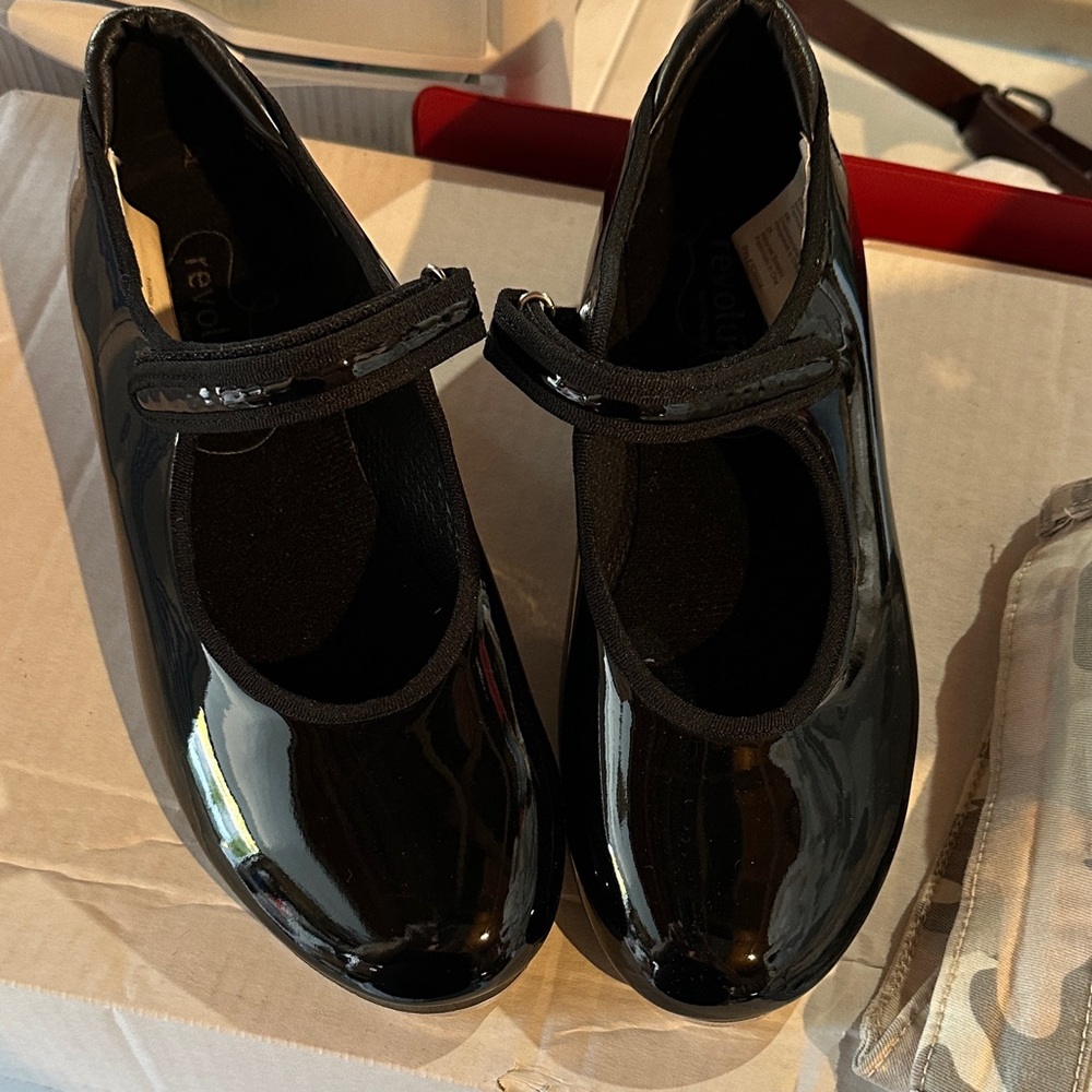TAP SHOES Revolution Black Patent Tap Dance Shoes